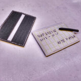 Note Patch Kit: Writable PVC surface for field notetaking with illuminated memo graph.